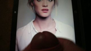 mackenzie davis&#39;e saygı duruşu