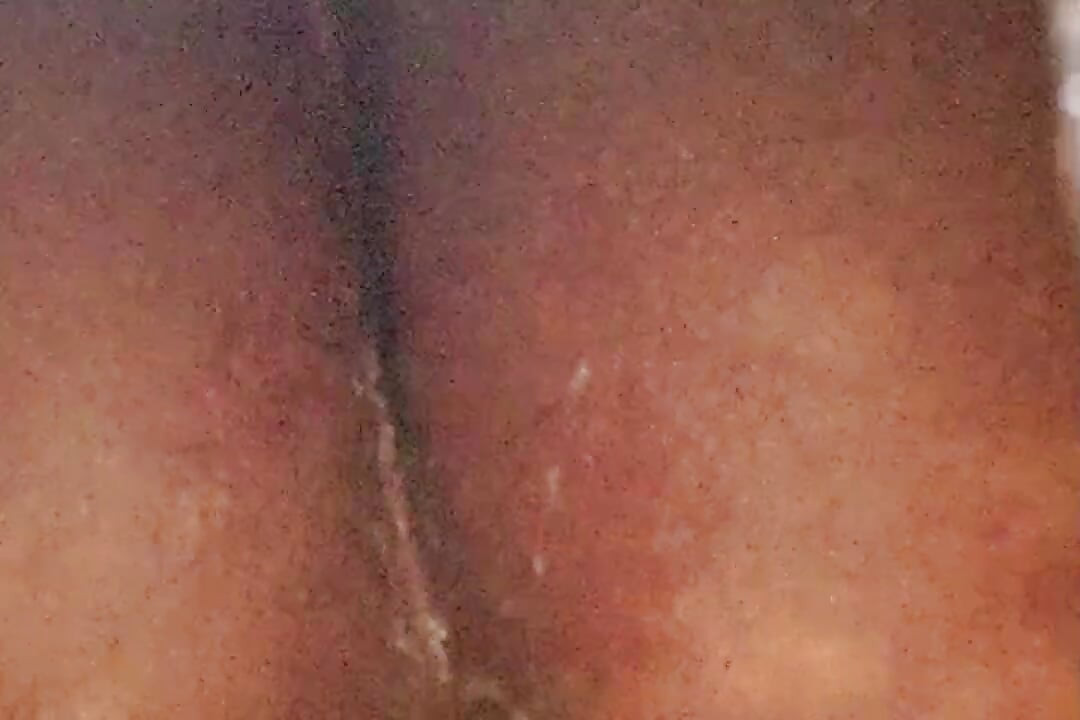 精液が私のペニスをオナニーし、ナスが私のお尻の穴に入りました