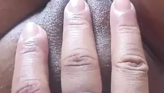 Gadis mengalami orgasme yang luar biasa