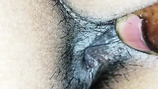 Suman Bhabhi ko nangi karke full body massage kiya.