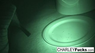 Секс Чарли в ночном видении в любительском видео
