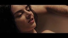 Samara Weaving and Carly Chaikin in nude and sex scenes