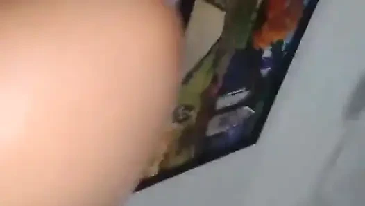 18-летняя девушка с огромными натуральными сиськами обожает жестко трахаться