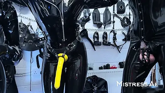 Mistressae & miss lilly: biseksual dengan lateks