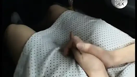 İri göğüslü esmer kadın mastürbasyon yapmadan ve domalarak mastürbasyon yapıyor