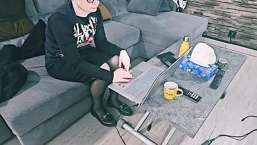 Olgun MILF vajinamla çalışmak ya da dildo arasında seçim yapmak zorundaydım