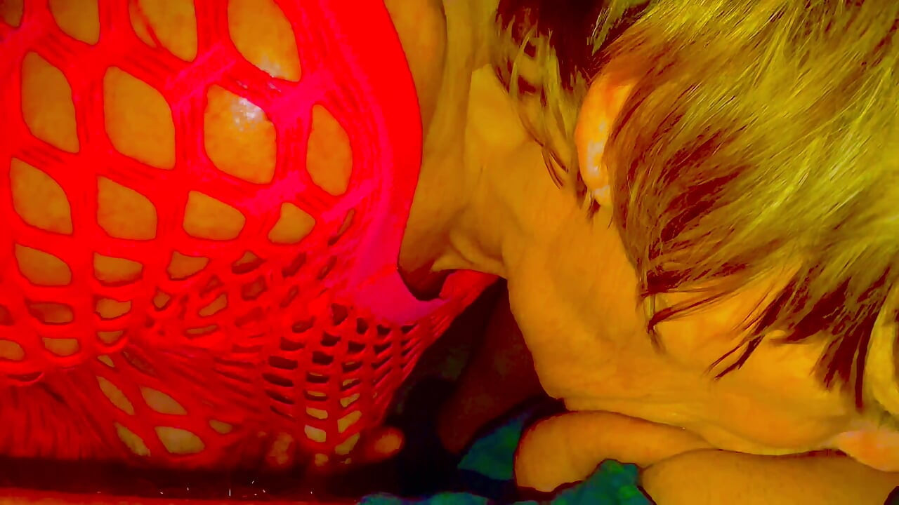 Fru kitty er en BDSM-slave