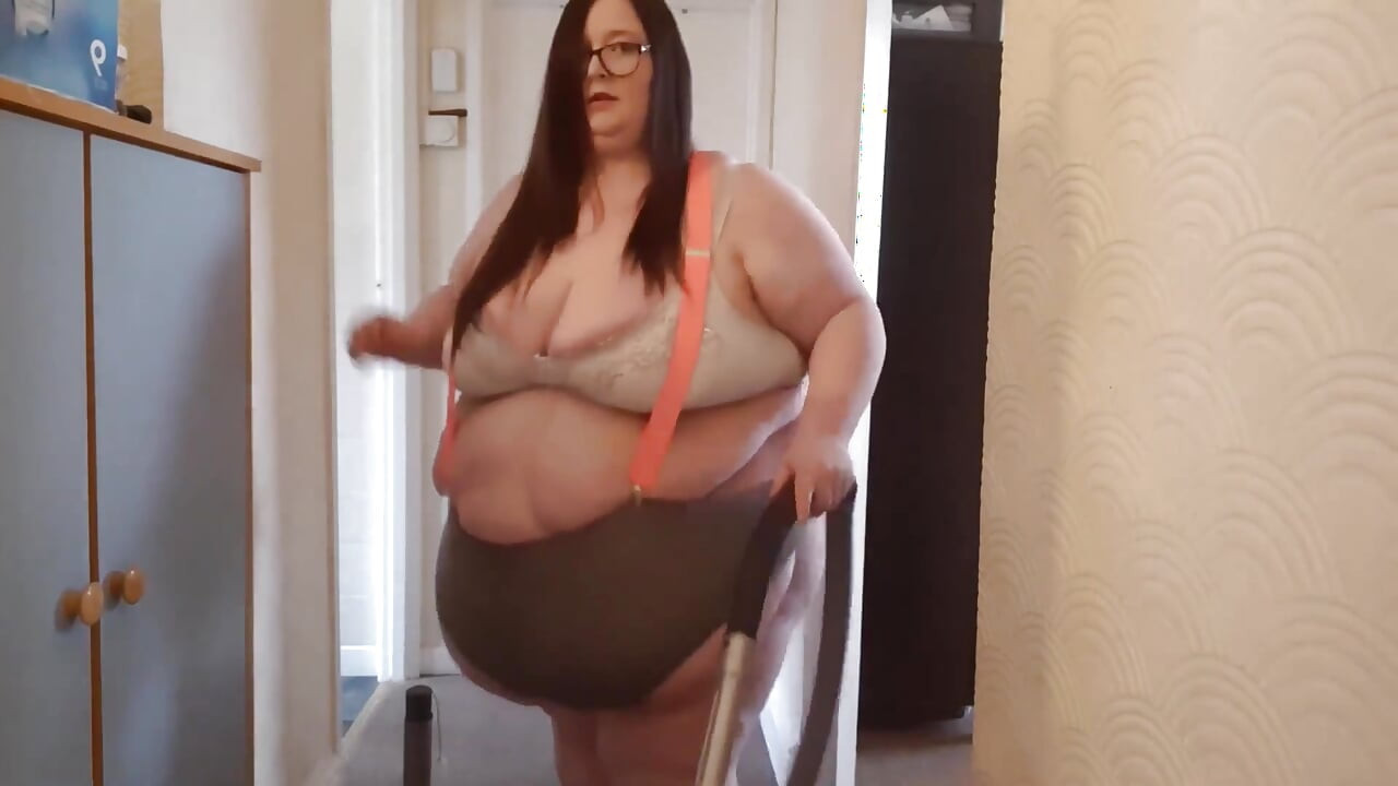 BBW SSBBW huslige pligter i seler og g-streng