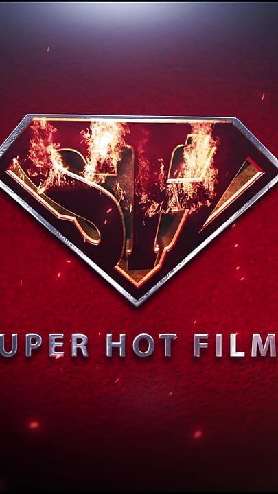 Seksi Nina Rivera Noel için bağlanıyor ve sert sikiliyor