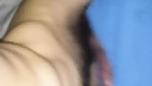 Yastığıma sürtüyorum