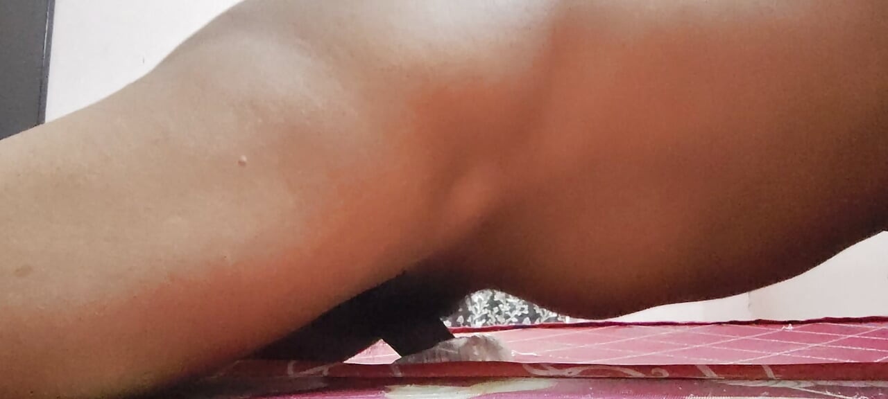dick and you love handjob room'