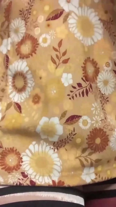 "Elianna sauteli beti ki painti par koshish karti hai" se prtishthit kshan