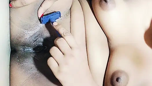 Desi bhabhi ki nude video, Desi aunty village Bahu nude video