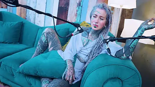 Я говорю о H - счастье - подкаст ASMR, SFW говорит готессу, худенькая девушка дред, татуированная модель татуированная девушка