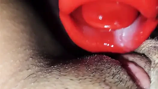 Powerful toy that eats, my pussy, it reached heaven and gives me an orgasm
