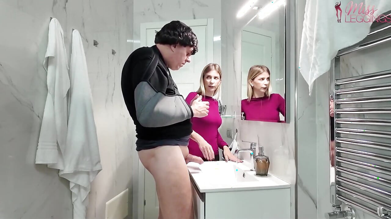 Stepaunt Annoyed by Her Stepnephew's Finds Herself Having to Wank Him with the Excuse of Broken Arms