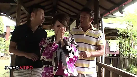 Wild Asian Group Action: Yui Ueharas japan blowjob feast!