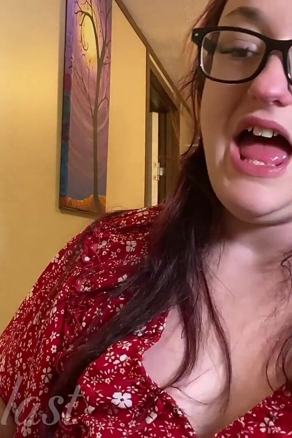 Close up - ngintip cewek ini lagi asik ngintip cewek ini lagi asik memeknya sampai orgasme berkali-kali! Bella Blast