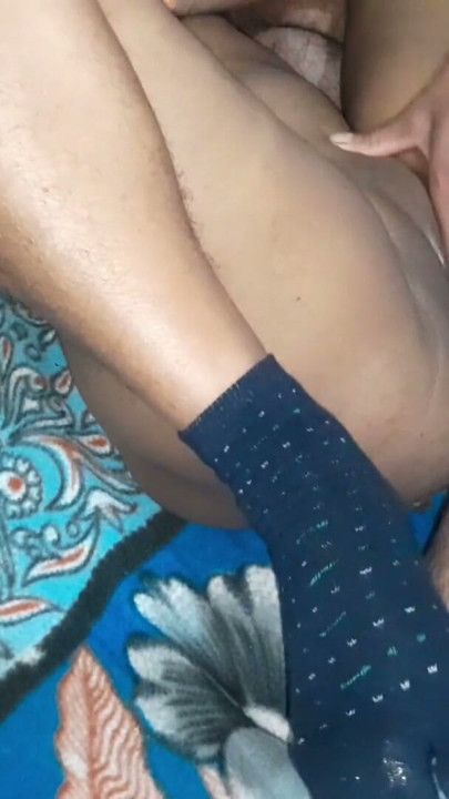 プージャBhabhiはネイティブの方法で素晴らしいセックスをし、彼女の猫に私のコック全体を取って。 | クリップ 1
