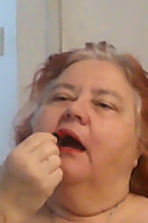 Mini Lipstic Chat Dressed