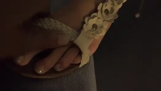 Marley Brinx randevuya çıkıyor, amını ovmana izin veriyor ve banyo yapıyor