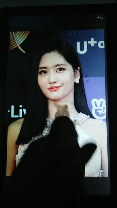 Momo cumtribute 8