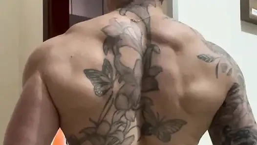 Ayo kagumi ibu berotot ini