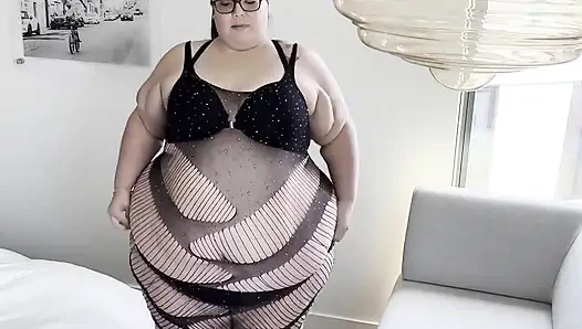 Plump Paradise: Hotel Dress N Squeeze
