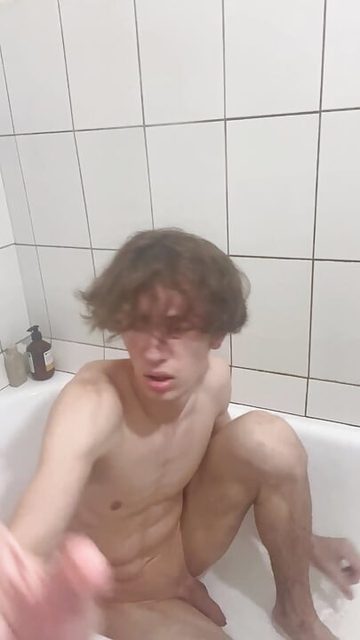 Как вам Миша и его секси жопа?