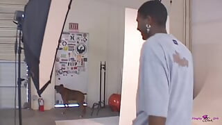 거유의 빨간 머리 발정난 창녀가 흑인 대물 자지에 하드코어 따먹히네