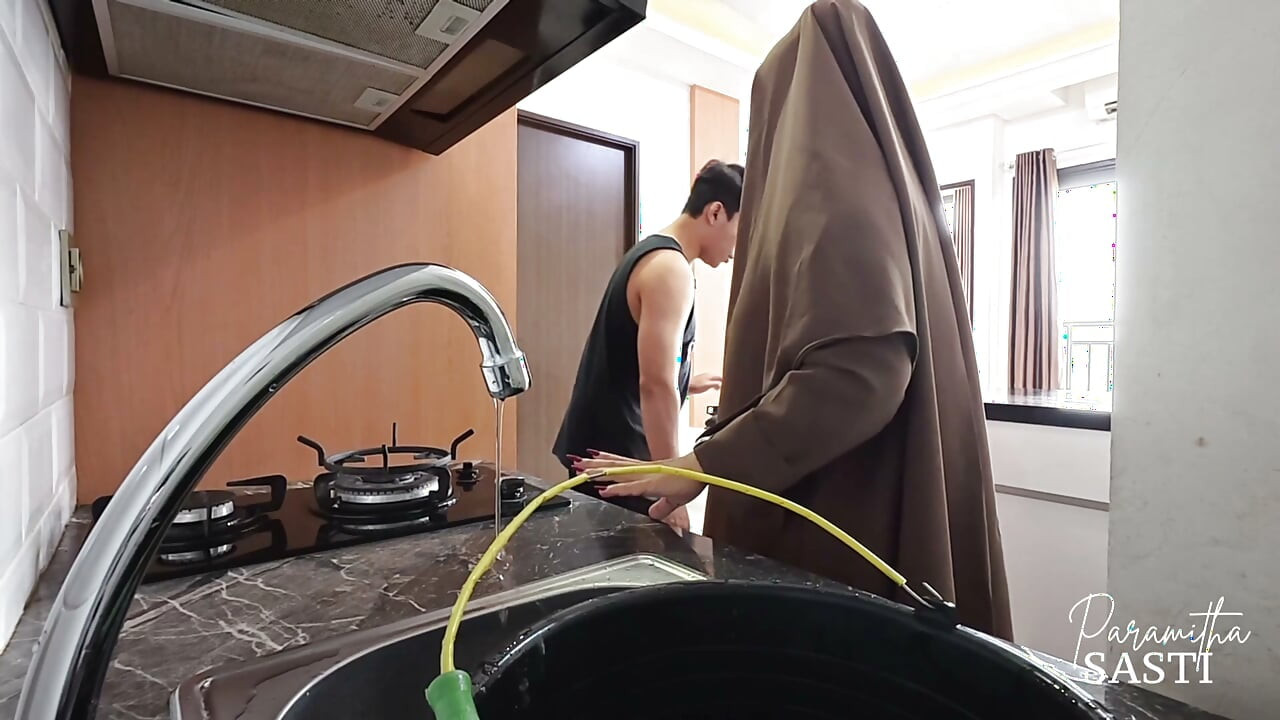 My Hijab Neighbor Get Fucked When Asking for Help Fixing Tap Water