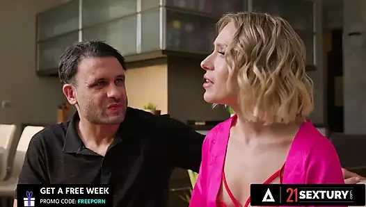 21 SEXTURY - Angelika Greys соблазнила соседка в горячий тройничок