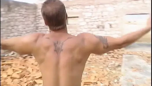 Tante seksi rambut pirang dientot sama pacarnya di hutan