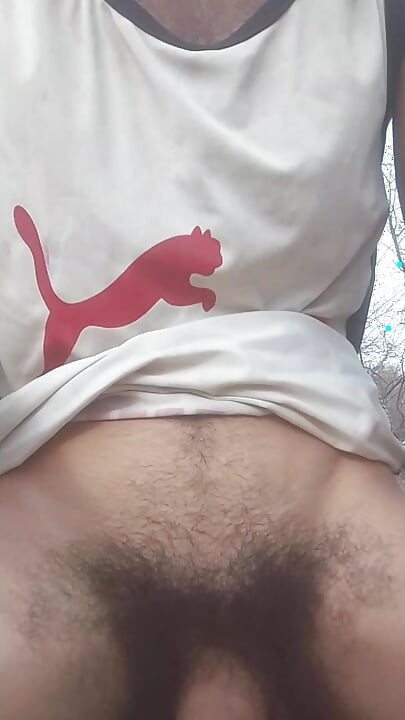 Native masturbation shaking my penis vigorously in the jungle.
