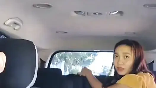 Ngentot ibu tiri didalam mobil