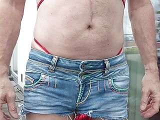 Pantaloncini, Calze di nylon, Bikini in rosso