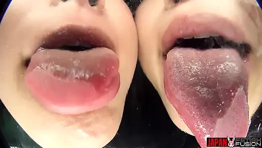 Çifte sanal lezbiyen öpücüğü - arisa hanyu ve yuka asami