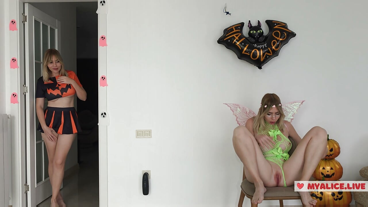 I Caught My Shy Stepsister - She Moaned So Loud, Now I Have Masturbate While I Cum