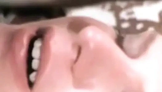 Классическая красотка-киска Jade