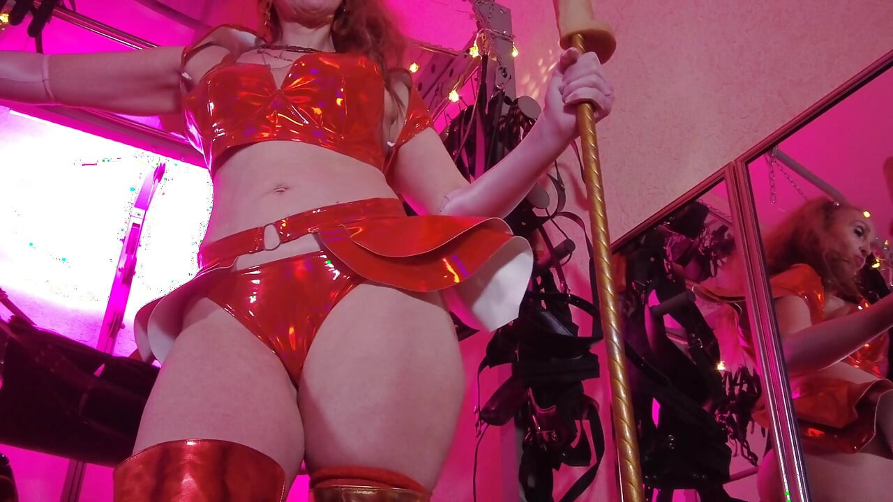 Mistress Eva Fetish Latex Domina Femdom Goddess Gold Botas Culo Enorme Solo BDSM