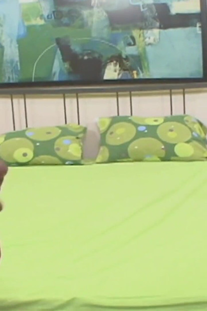 Blondine mit dickem arsch von einem großen schwarzen schwanz geritten