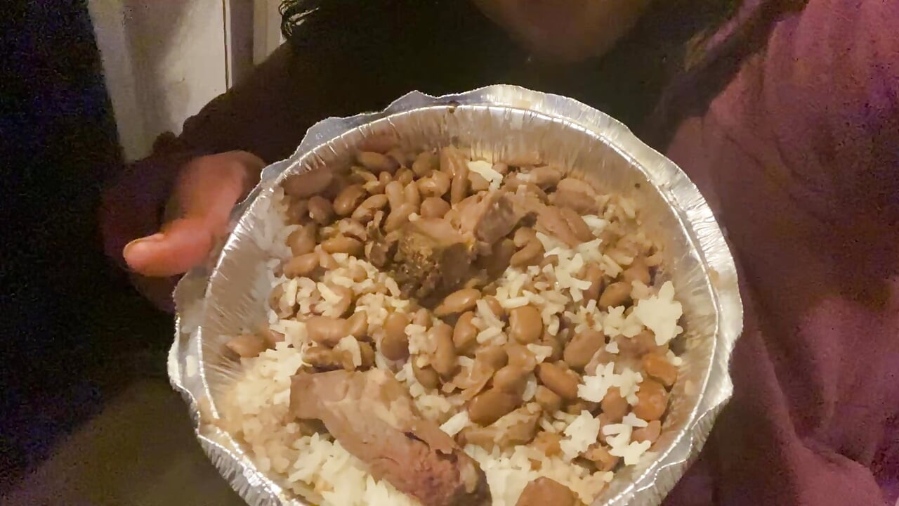 Mukbang eet Braziliaans eten terwijl ze over mijn doelen praat (kom met mij chillen)