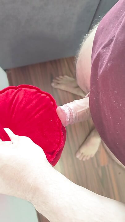 The thrill of pillow rubbing and a hard cock