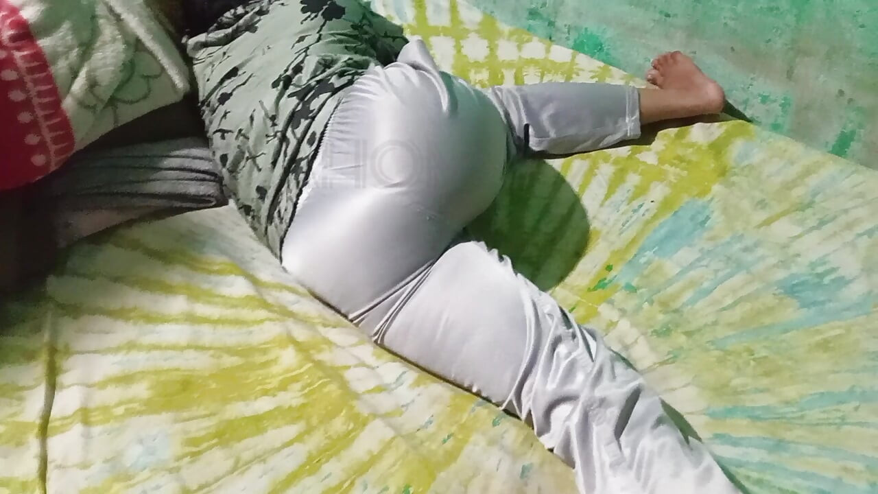 Indiancă desi frumoasă gospodină sex video cu servitor