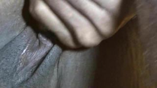 Close -up zwarte cuckold creampie deel 1