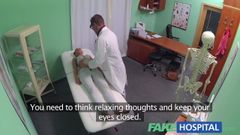 Fakehospital hete brunette patiënt keert terug naar de dokter