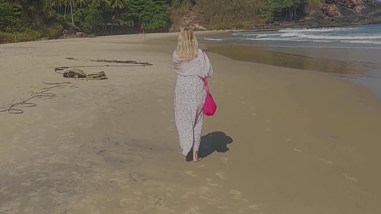Amadora loira madura esposa faz sexo depois de caminhar