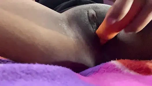 Aww.. Настроение киски в ночное время