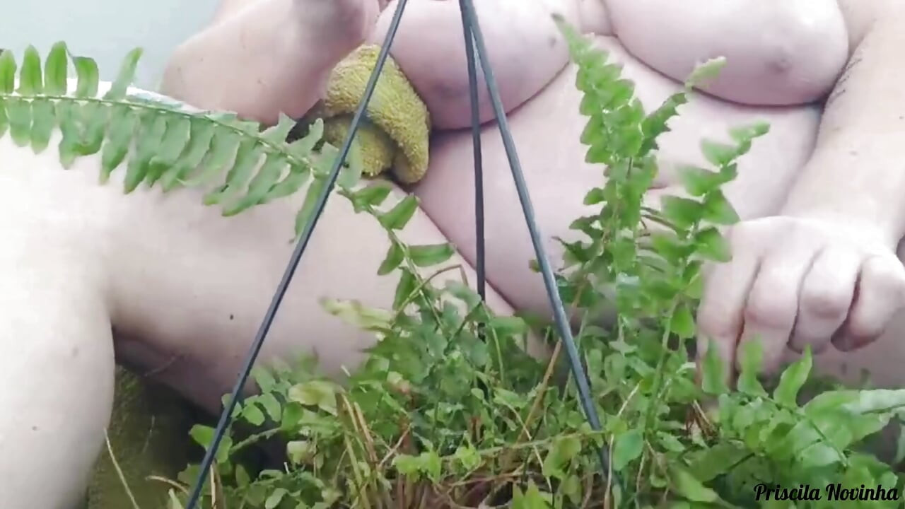 Macecha natáčí video pro přítele nevlastního syna, který učí zahradničení, část 01