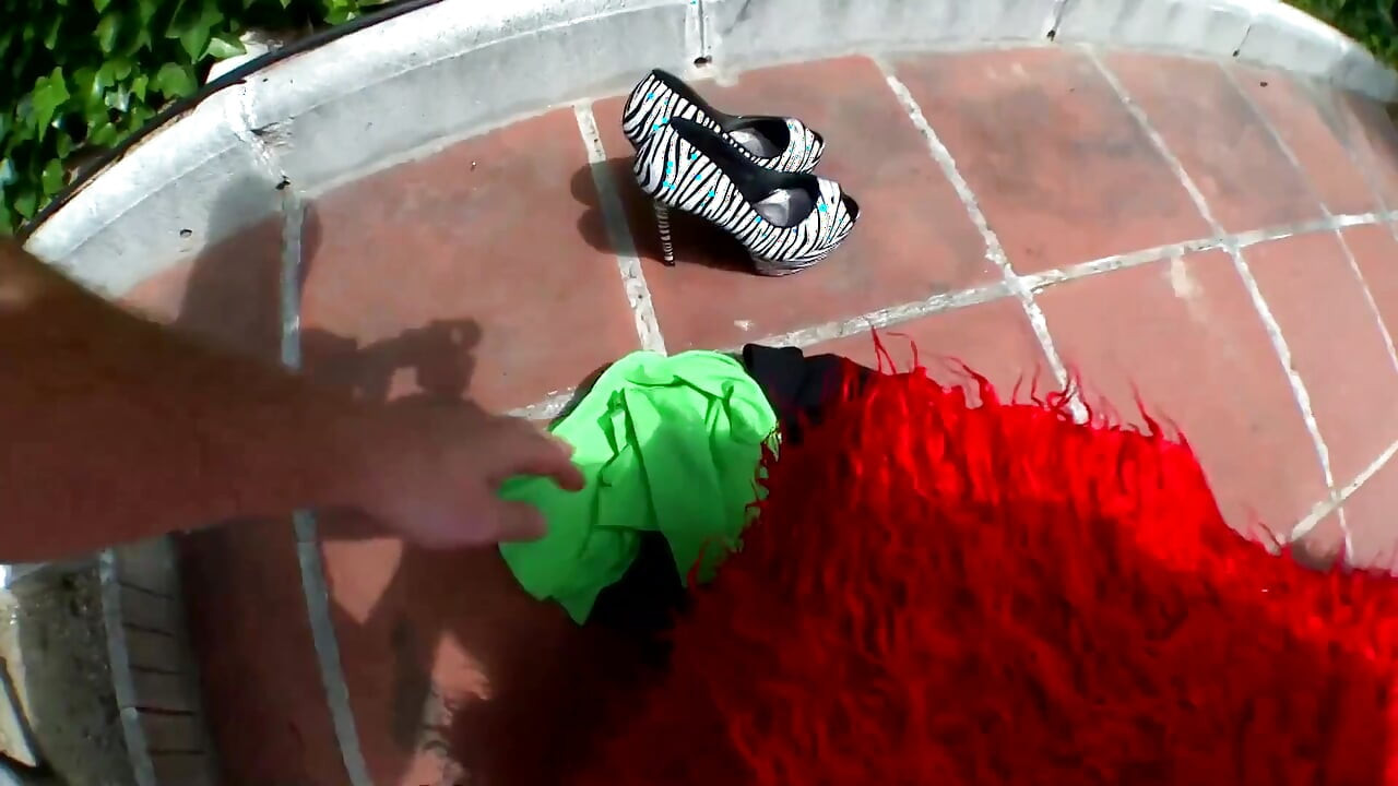 אני צריכה את הזין השמן שלך בתחת שלי